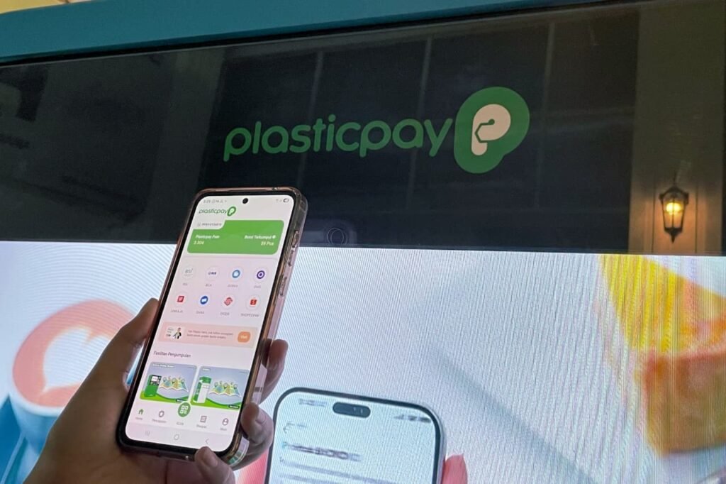 Penggunaan Aplikasi PlasticPay di Reverse Vending Machine