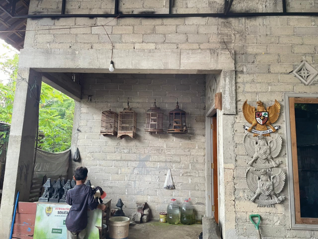 Area produksi Sunalis di Blitar yang mengolah abu sisa pembakaran sampah menjadi batako berbasis limbah.