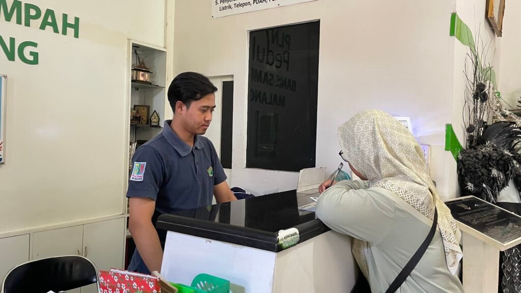 sistem tabungan setor sampah BSM Sukun
