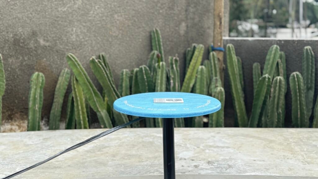 Meja di Kopi Nako yang terbuat dari daur ulang gelas plastik